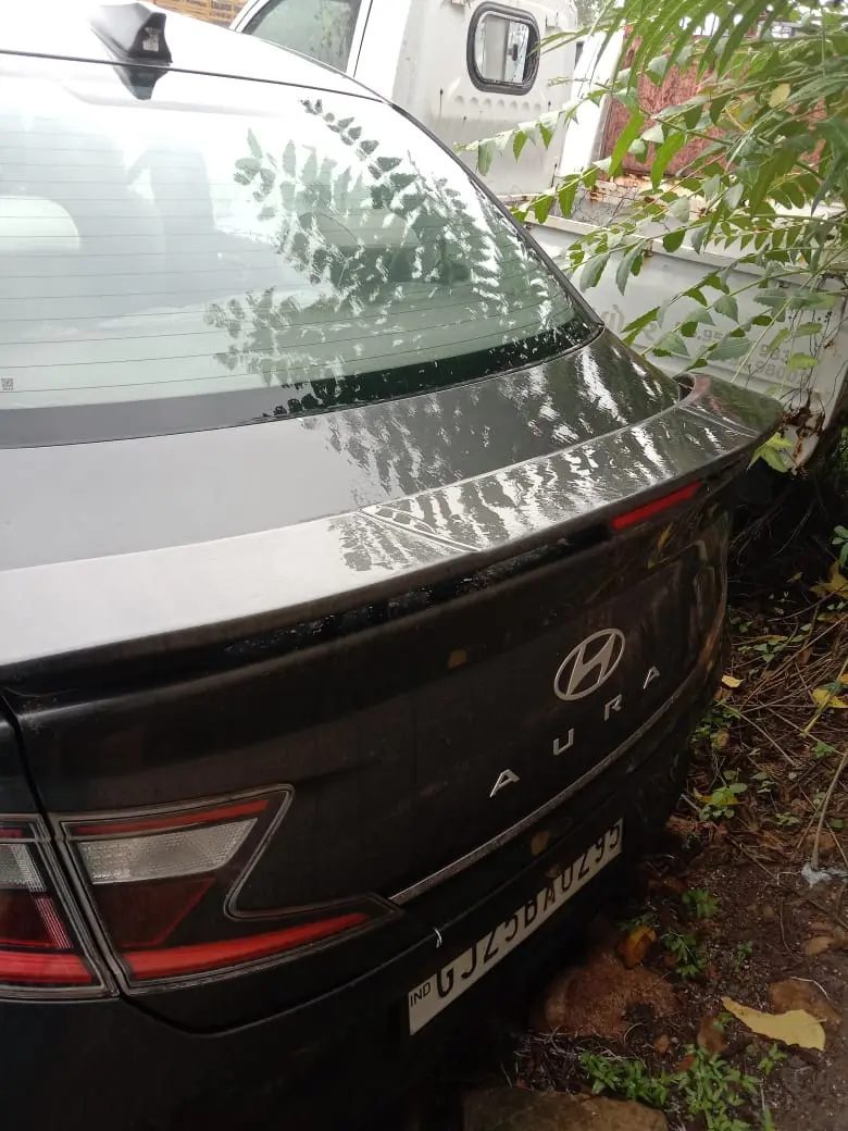 Hyundai Aura Car 1.2 MT CNG SX Titan Gray, Registration Number- GJ25BA0295, Engine No-G4LAPM693400, Chasis No- MALB341CLPM226485, Registration Date-06-01-2024