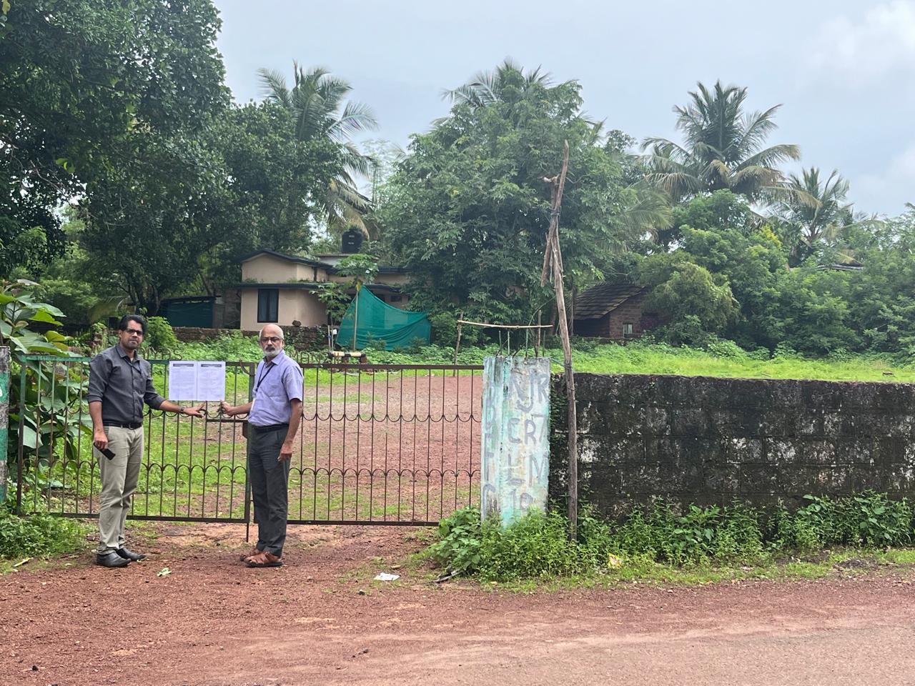 Part and parcel of the property consisting of 23.75 cents of land with all other improvements thereon in R.S No.363/1B PT situated in Muttathody Village, Kasaragod Taluk, Kasaragod District in the name of Ummer Sharafuddeen within the SRO of Kasaragod with boundaries: East: Road, South: Private Road, West: Property of Baby Saroja and Aboobacker, North: Road