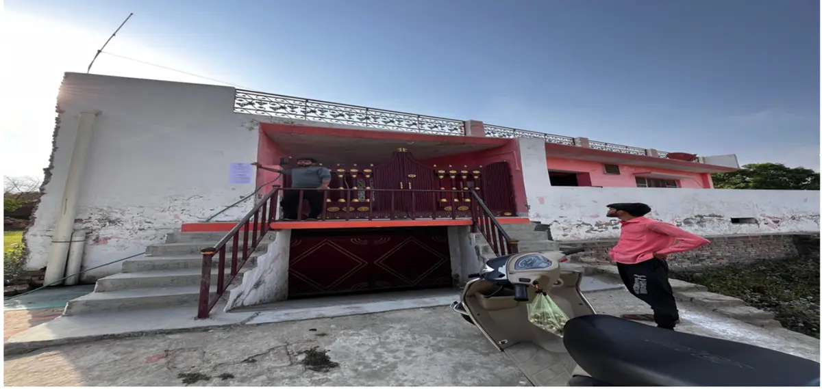 House of Khasra no. 1555, Village Barabanki Dehat (Bahar Seema Nagar Palika), Nawabganj, Pargana, Tehsil Nawabganj, District Barabanki. Area 130.18 Sqmt